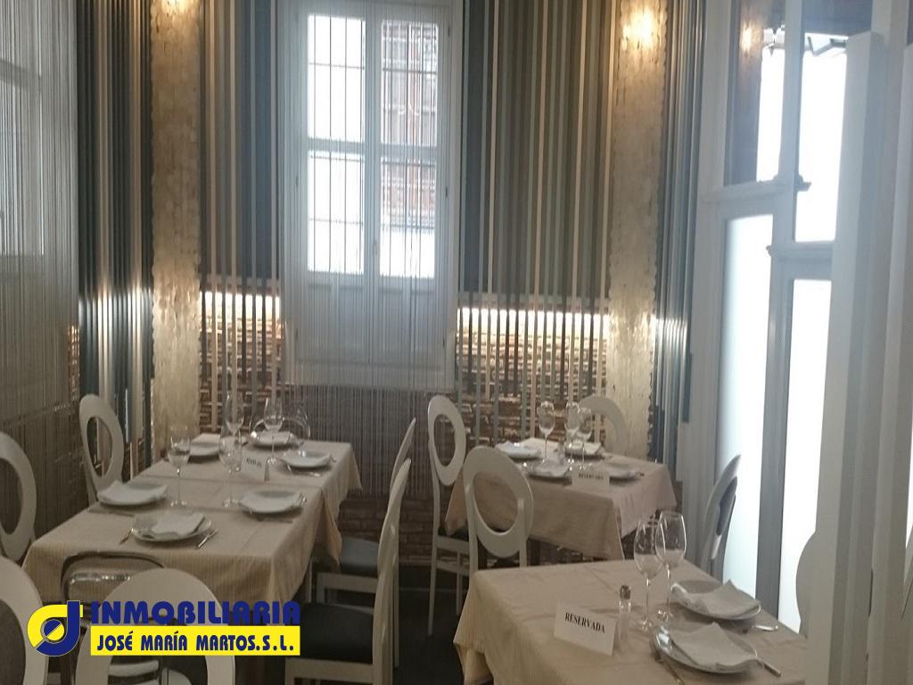 EDIFICIO COMPLETO EN CALLE MORAL